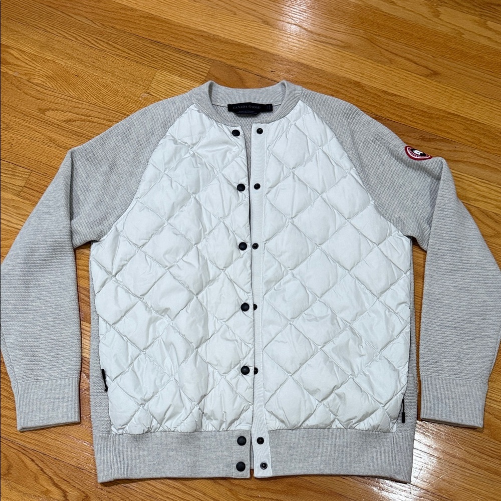 Canada Goose Lught Gray Sweater Jacket Size Large